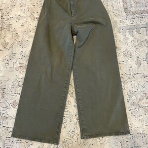Universal Thread Women's Wide-Leg ankle Jeans in Olive Green Size4